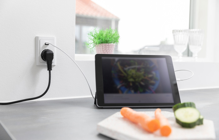 Escape ALCK162 Réveil numérique avec 2 ports de charge USB 2 amp Noir