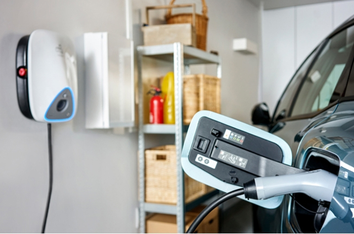 Fremtidssikre og klar til ladestander, varmepumpe og solceller billede